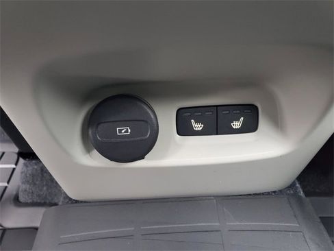 New 2026 Volvo XC40 B5 Plus w/ Protection Package Premier image 31