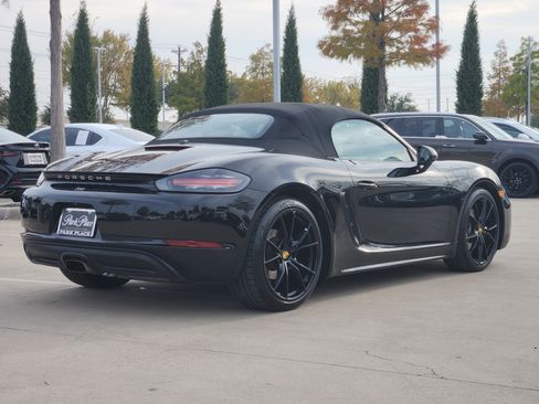 Used 2018 Porsche 718 Boxster image 13