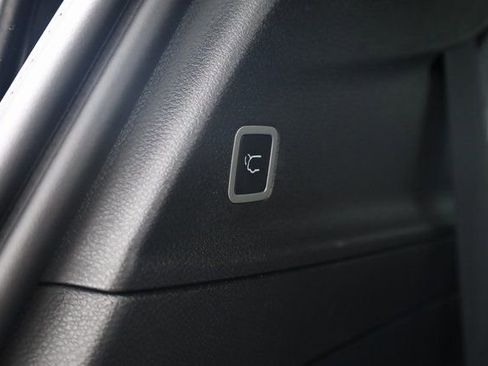 Used 2024 Chrysler Pacifica Limited w/ S Appearance Package image 37