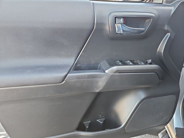 Used 2023 Toyota Tacoma TRD Sport AWD/4WD image 9