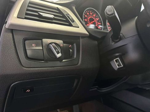 Used 2018 BMW 320i xDrive Sedan w/ Convenience Package image 31