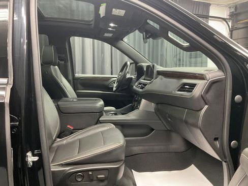 Used 2023 Chevrolet Tahoe Premier AWD/4WD image 12
