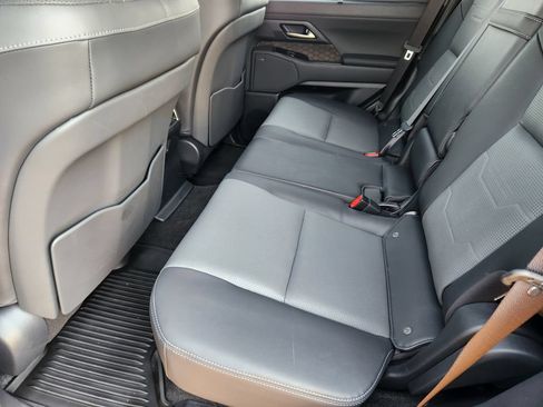 Used 2024 Lexus GX 550 w/ Cold Area Package AWD/4WD image 30