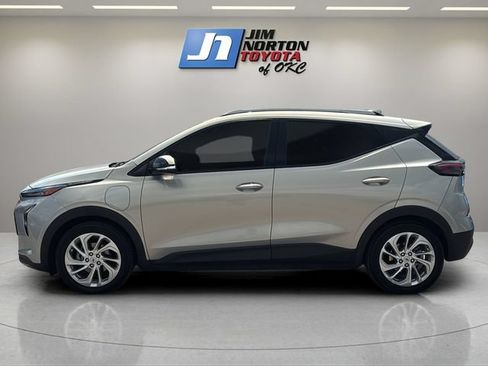 Used 2023 Chevrolet Bolt EUV LT w/ Driver Confidence Package FWD image 8