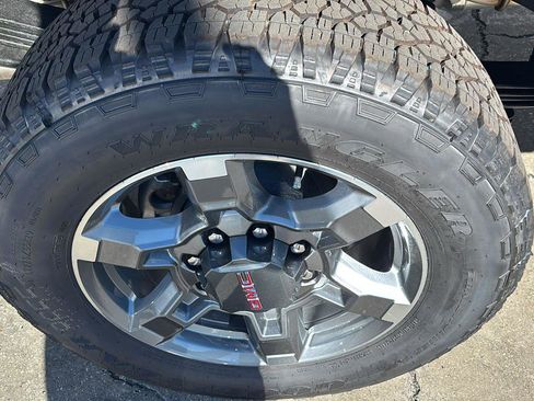 New 2026 GMC Sierra 2500 SLT w/ SLT Premium Package AWD/4WD image 11
