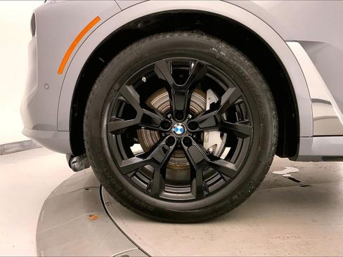 Certified 2024 BMW X7 xDrive40i w/ Executive Package AWD/4WD image 8