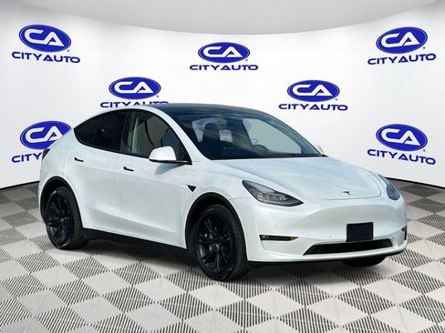 Used 2021 Tesla Model Y Long Range AWD/4WD image 1