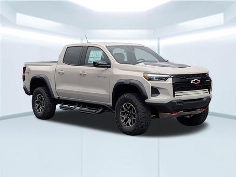 New 2026 Chevrolet Colorado ZR2 w/ Technology Package AWD/4WD image 8