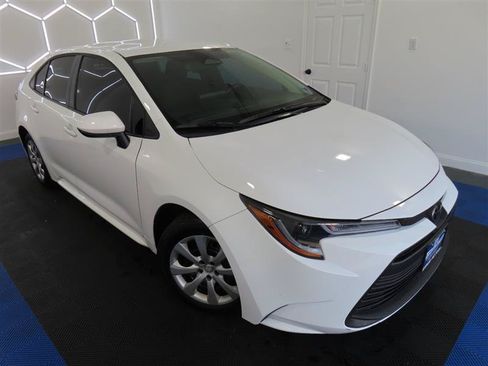 Used 2026 Toyota Corolla LE FWD image 5