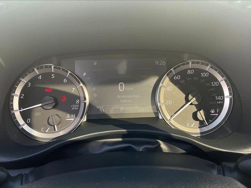 Used 2023 Toyota Highlander XLE image 25