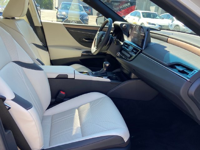 Used 2023 Lexus ES 300h w/ Luxury Package FWD image 25