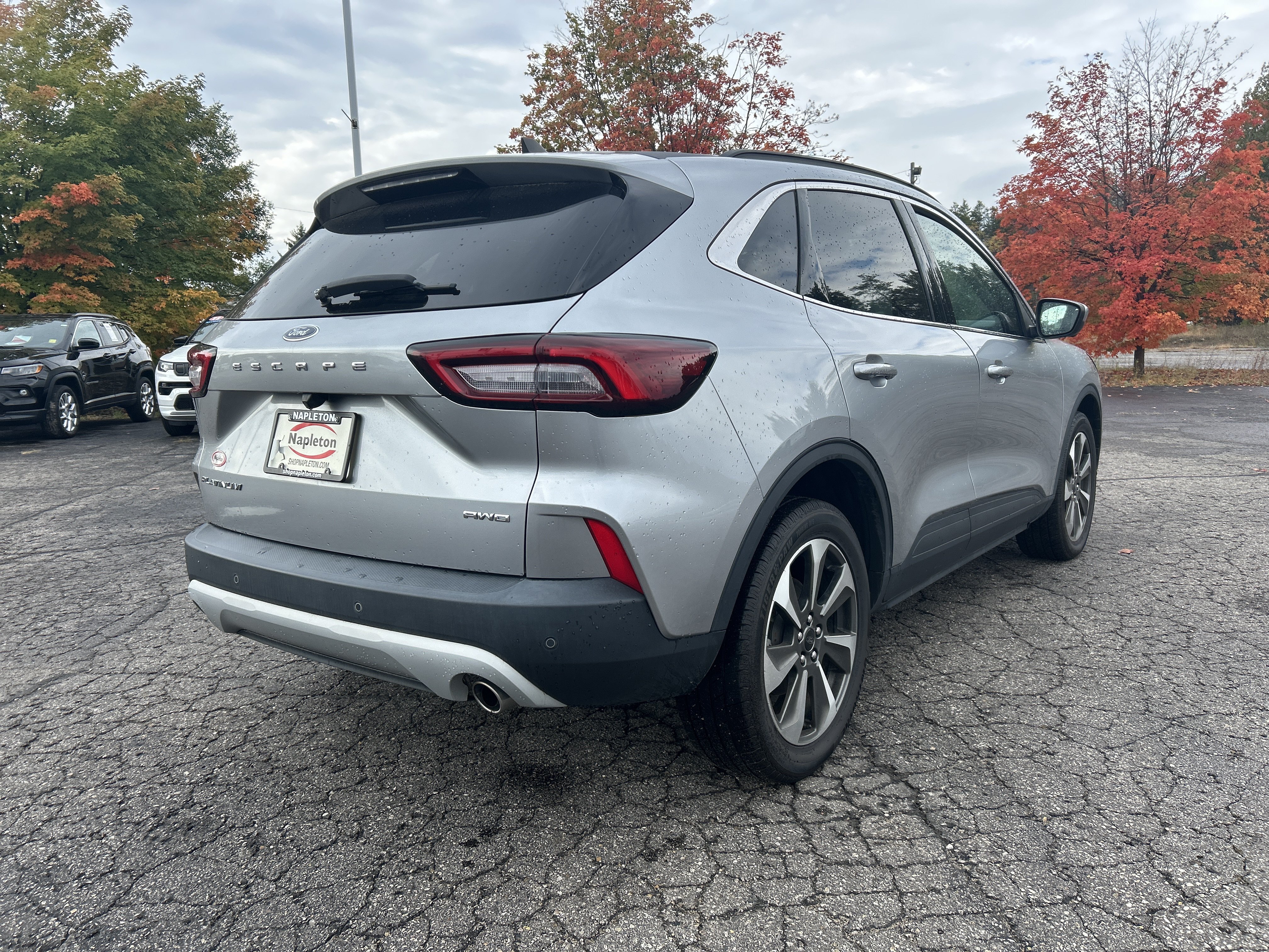 Used 2023 Ford Escape Platinum AWD/4WD image 4