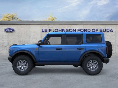 New 2025 Ford Bronco Badlands image 3