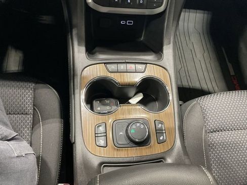Used 2023 GMC Acadia SLE w/ LPO, Floor Liner Package AWD/4WD image 15