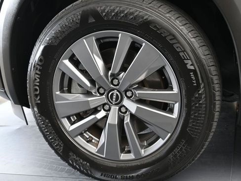 Used 2025 Nissan Pathfinder SV image 28