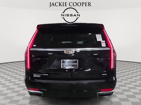 Used 2024 Cadillac Escalade Premium Luxury RWD image 6