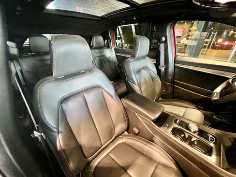 Used 2024 Jeep Wagoneer Launch Edition AWD/4WD image 13