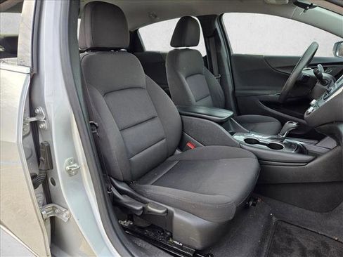 Used 2018 Chevrolet Malibu LT image 20