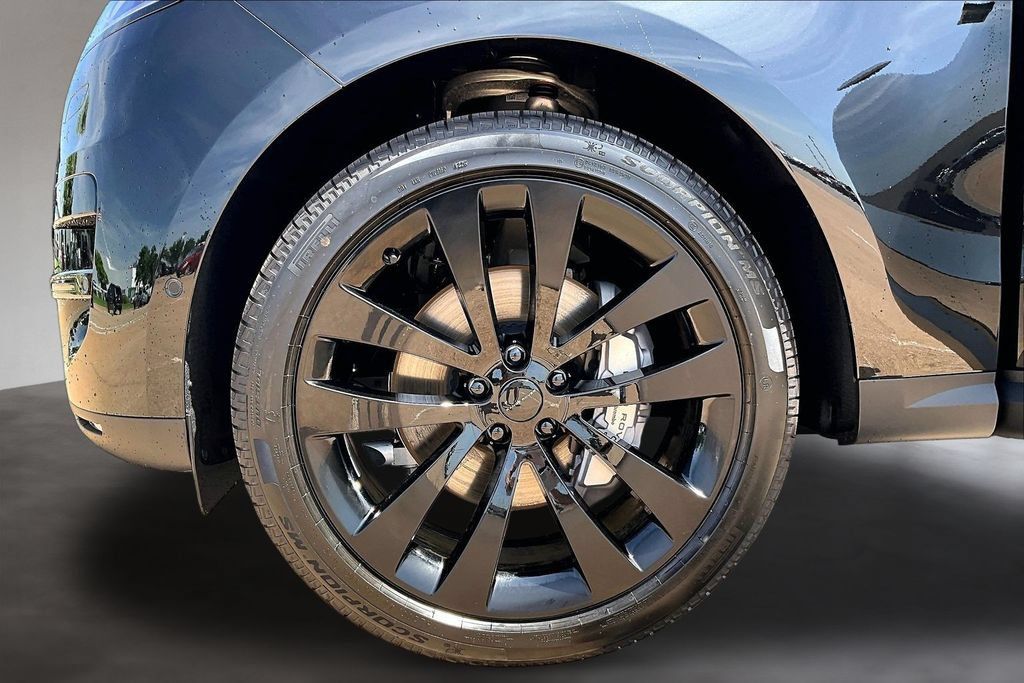 New 2026 Land Rover Range Rover Sport SE AWD/4WD image 12