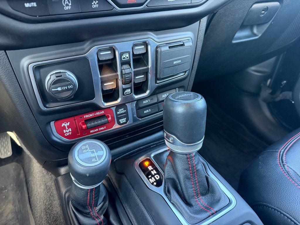 Used 2021 Jeep Gladiator Rubicon w/ Cold Weather Group AWD/4WD image 18