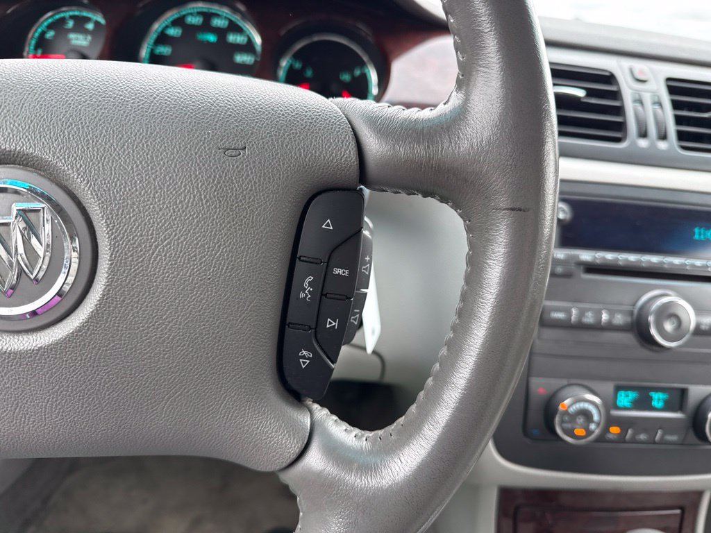 Used 2011 Buick Lucerne CXL FWD image 16