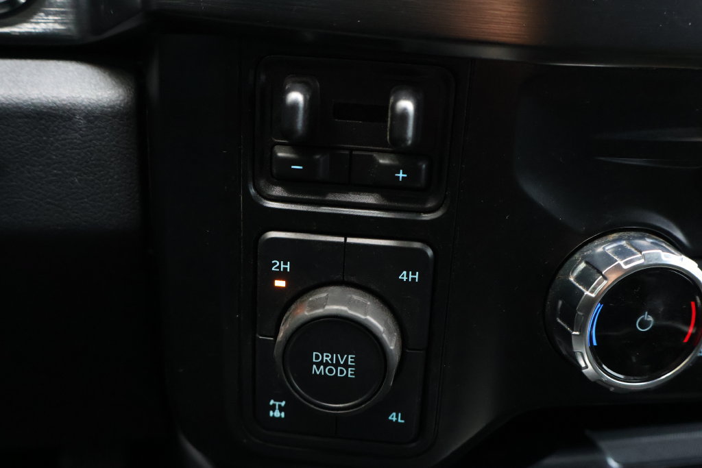 Used 2023 Ford F250 Lariat w/ Sport Appearance Package AWD/4WD image 26