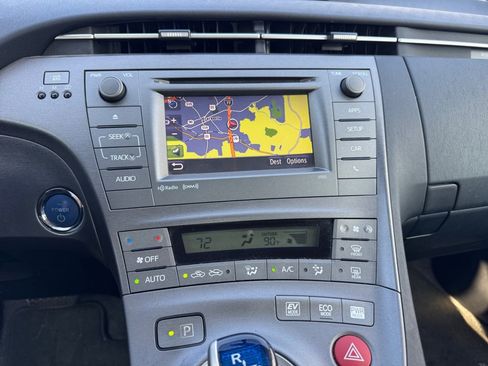 Used 2012 Toyota Prius Three w/ Solar Roof Pkg FWD image 10