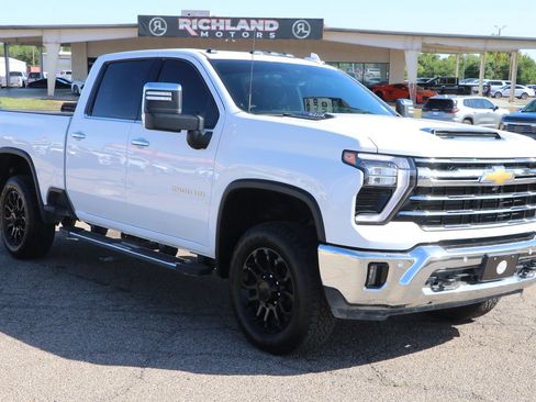 Used 2025 Chevrolet Silverado 2500 LTZ w/ LTZ Premium Package image 1