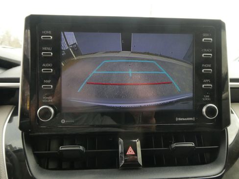 Used 2021 Toyota Corolla LE image 19