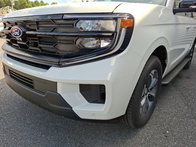 New 2027 Ford Expedition Max Active RWD image 9