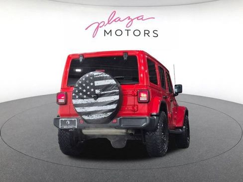 Used 2018 Jeep Wrangler Unlimited Sahara AWD/4WD image 5