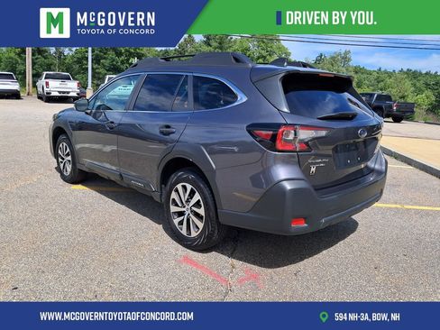 Used 2025 Subaru Outback Premium AWD/4WD image 3