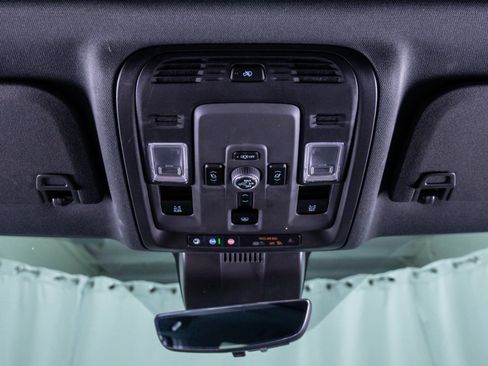 Used 2025 GMC Yukon AT4 w/ AT4 Premium Package AWD/4WD image 28