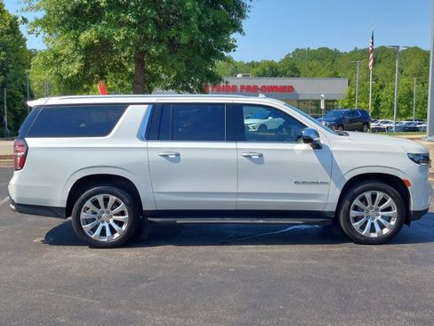 Used 2022 Chevrolet Suburban Premier AWD/4WD image 31