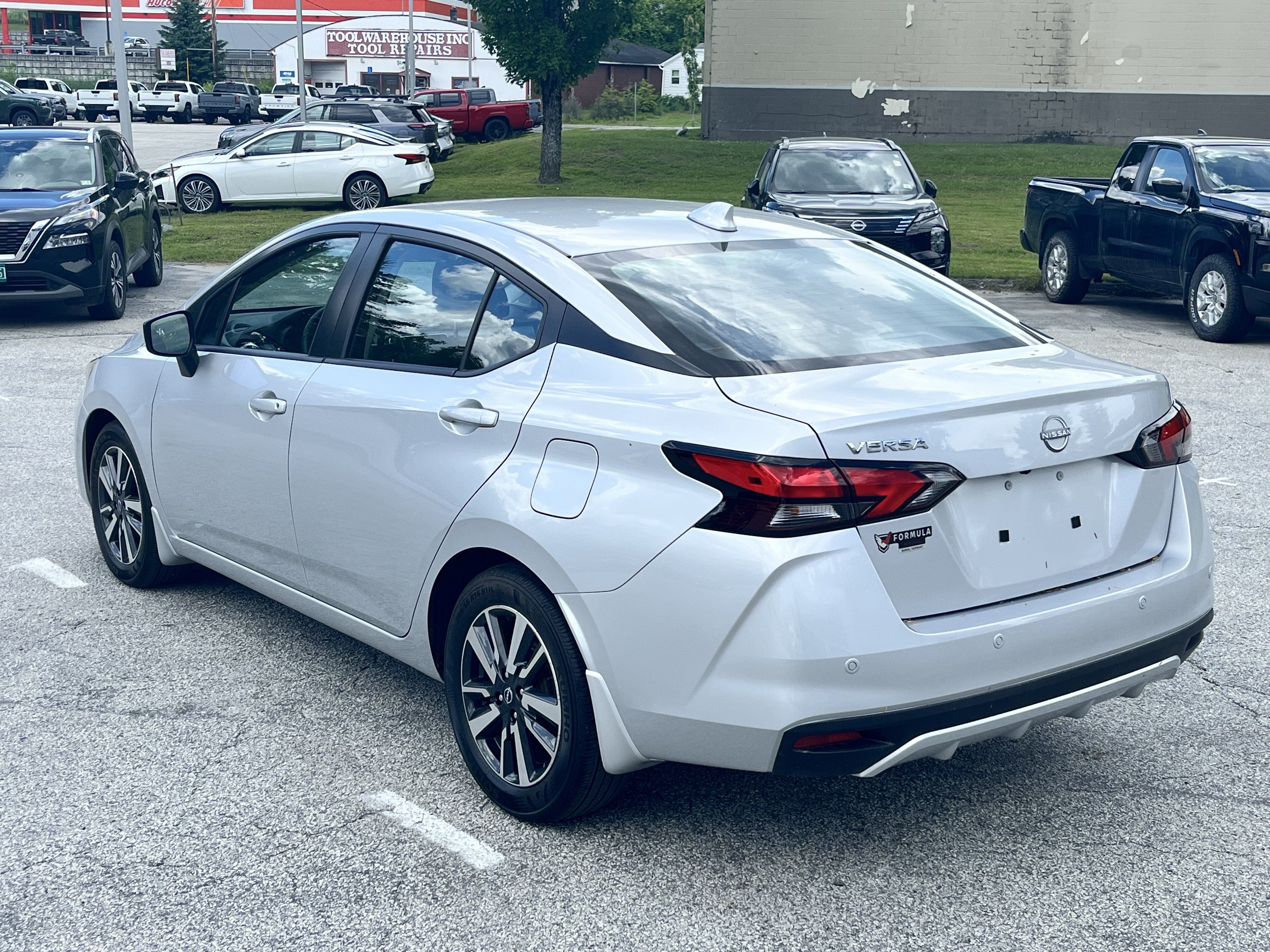 Used 2025 Nissan Versa SV w/ Trunk Package FWD image 5