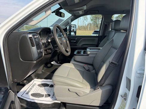 Used 2018 Chevrolet Silverado 3500 W/T w/ WT Convenience Package image 5
