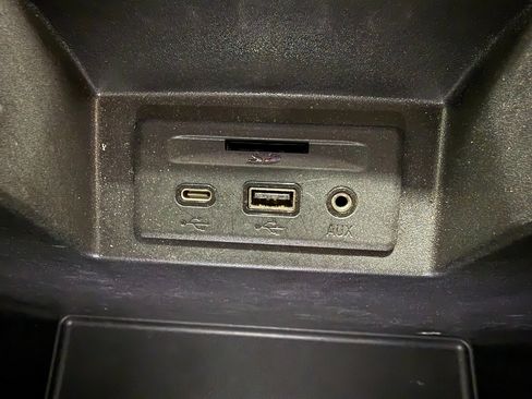 Used 2022 Chevrolet Silverado 1500 LTZ image 32