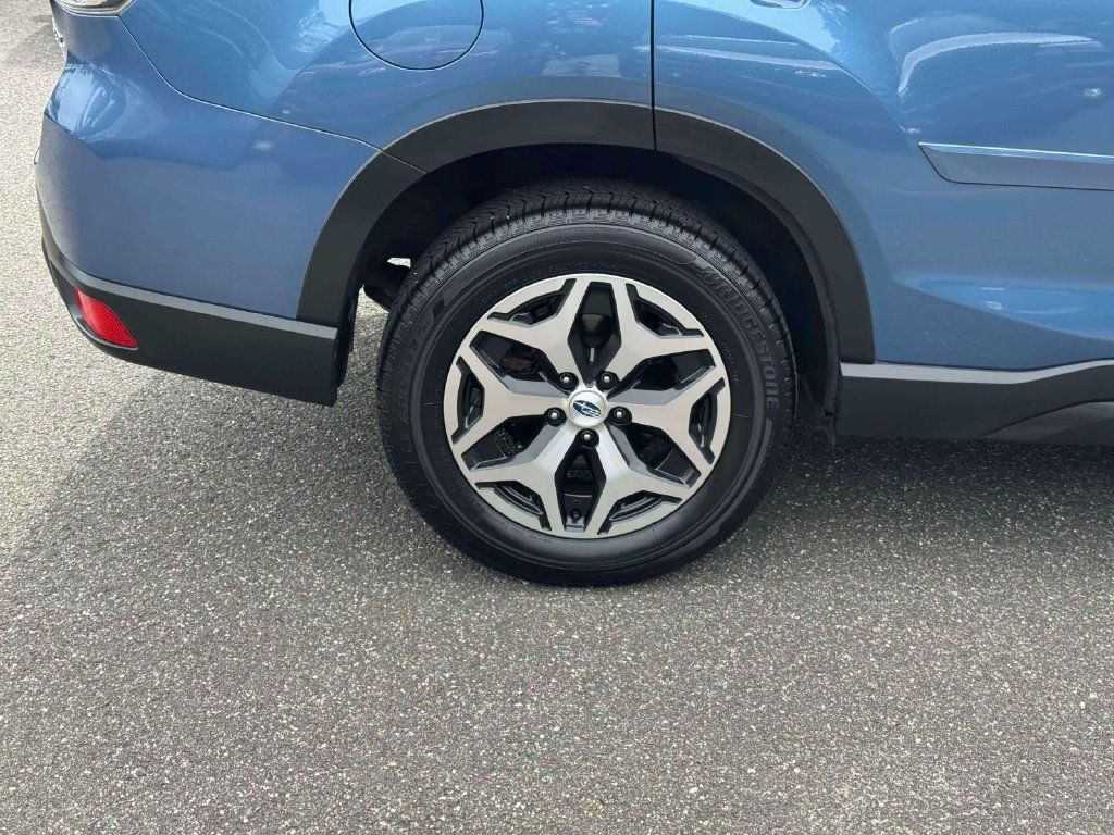Used 2023 Subaru Forester Premium AWD/4WD image 11