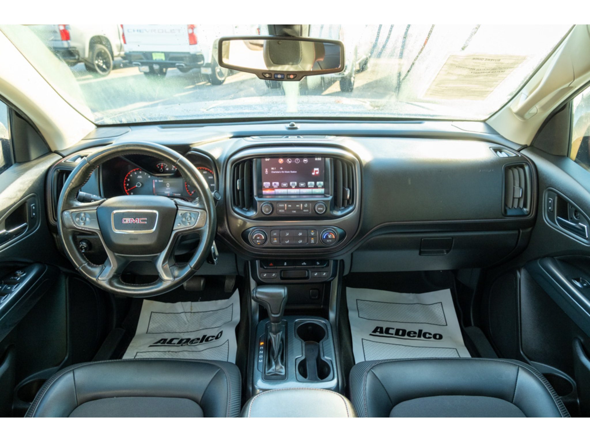 Used 2015 GMC Canyon SLE w/ All-Terrain Package RWD image 32