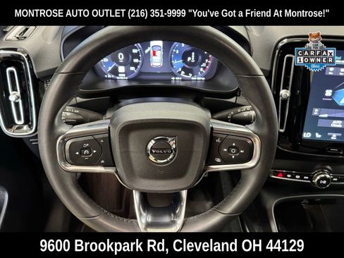 Used 2022 Volvo XC40 T5 R-Design w/ Climate Package image 18