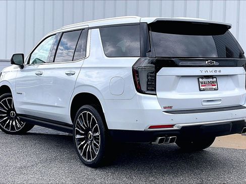 Used 2026 Chevrolet Tahoe High Country AWD/4WD image 14