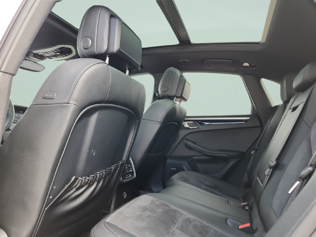 Used 2017 Porsche Macan AWD/4WD image 21