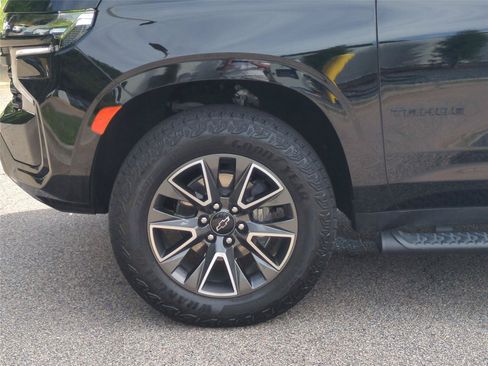 Used 2024 Chevrolet Tahoe Z71 w/ Luxury Package AWD/4WD image 10