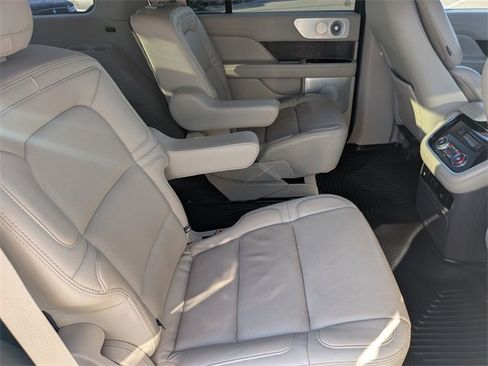 Used 2020 Lincoln Navigator Reserve w/ Luxury Package image 33