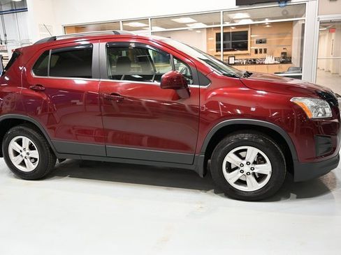 Used 2016 Chevrolet Trax LT w/ LT Convenience Package image 4