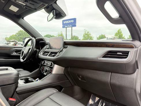 Used 2023 Chevrolet Suburban Premier AWD/4WD image 26
