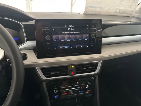 New 2026 Volkswagen Taos SE FWD image 21