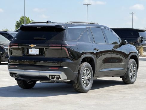 New 2026 Chevrolet Traverse LT w/ Driver Confidence Package image 4