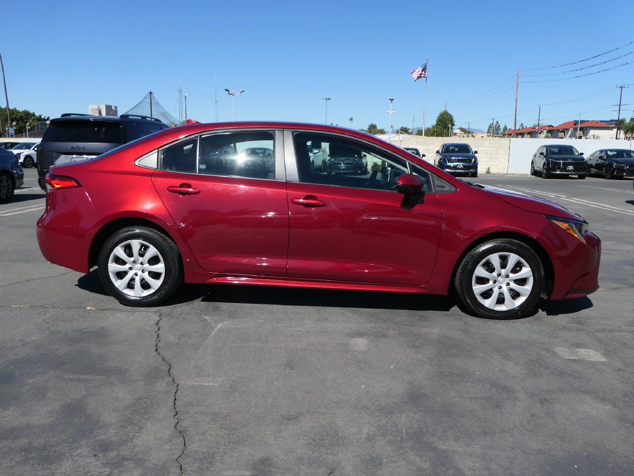 Used 2025 Toyota Corolla LE FWD image 2