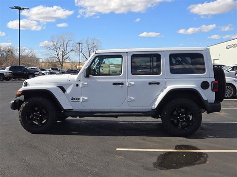 Used 2022 Jeep Wrangler Unlimited Sahara image 4